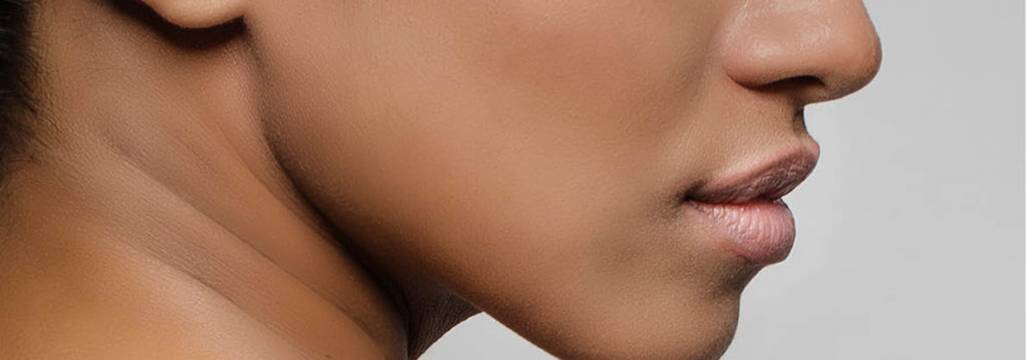 Le jawline contouring, ou ces injections qui offrent une superbe